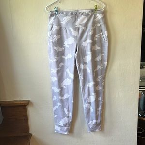 Women’s Yogalicious pants.